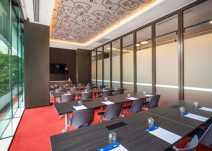 Holiday Inn Express Melbourne Little Collins By Ihg