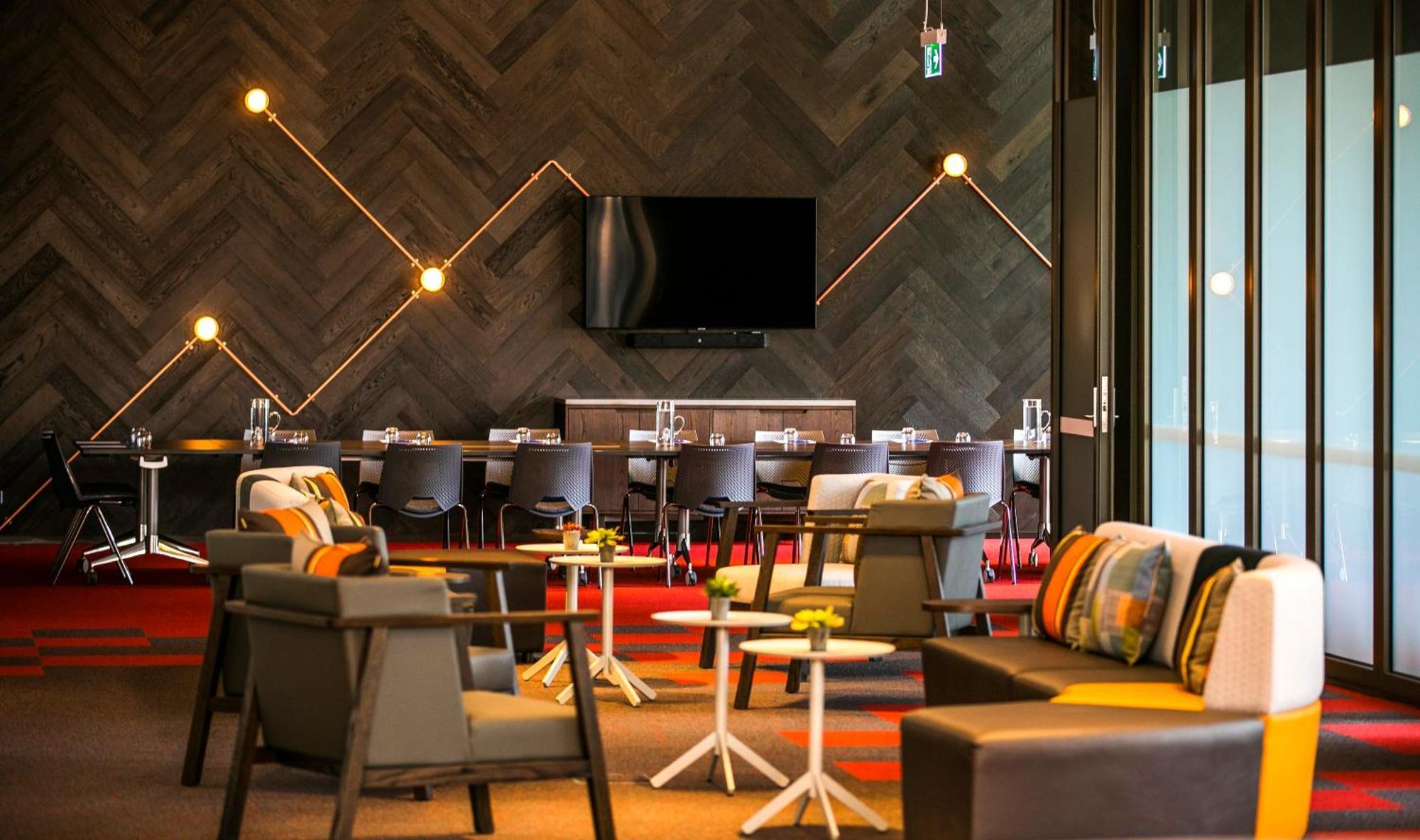 Hotel Express Little Collins By Ihg 4*