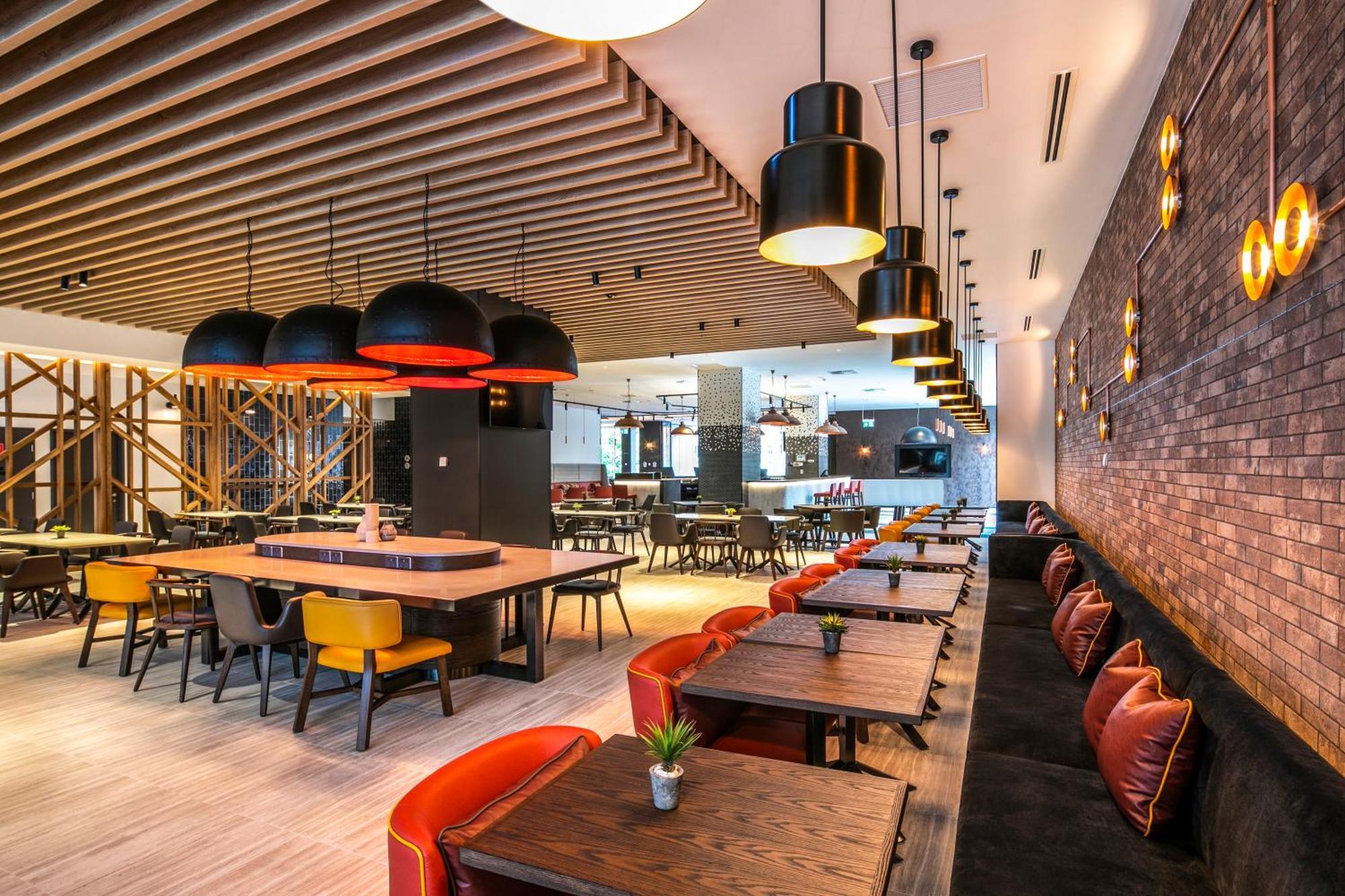 Hotel Express Little Collins By Ihg 4*